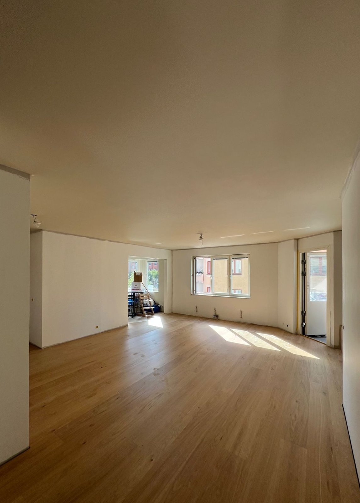 Lägenhet med nytt kök och ekgolv, Stockholm